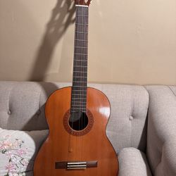 Yamaha Acoustic Guitar C9