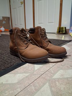 Kids boots size 13y