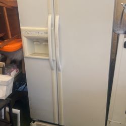 Refrigerator 