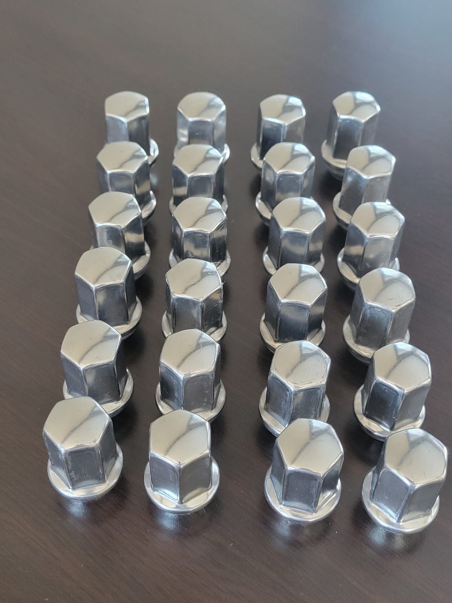 LUGS NUTS CHEVROLET GMC