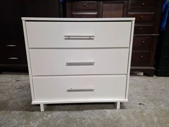 Modern White 3 Drawer Dresser