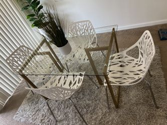 Table & Chairs
