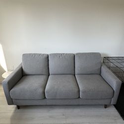 Living Spaces Pull Out Couch 