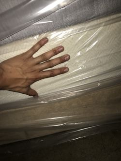 Tempurpedic cal king with box springs