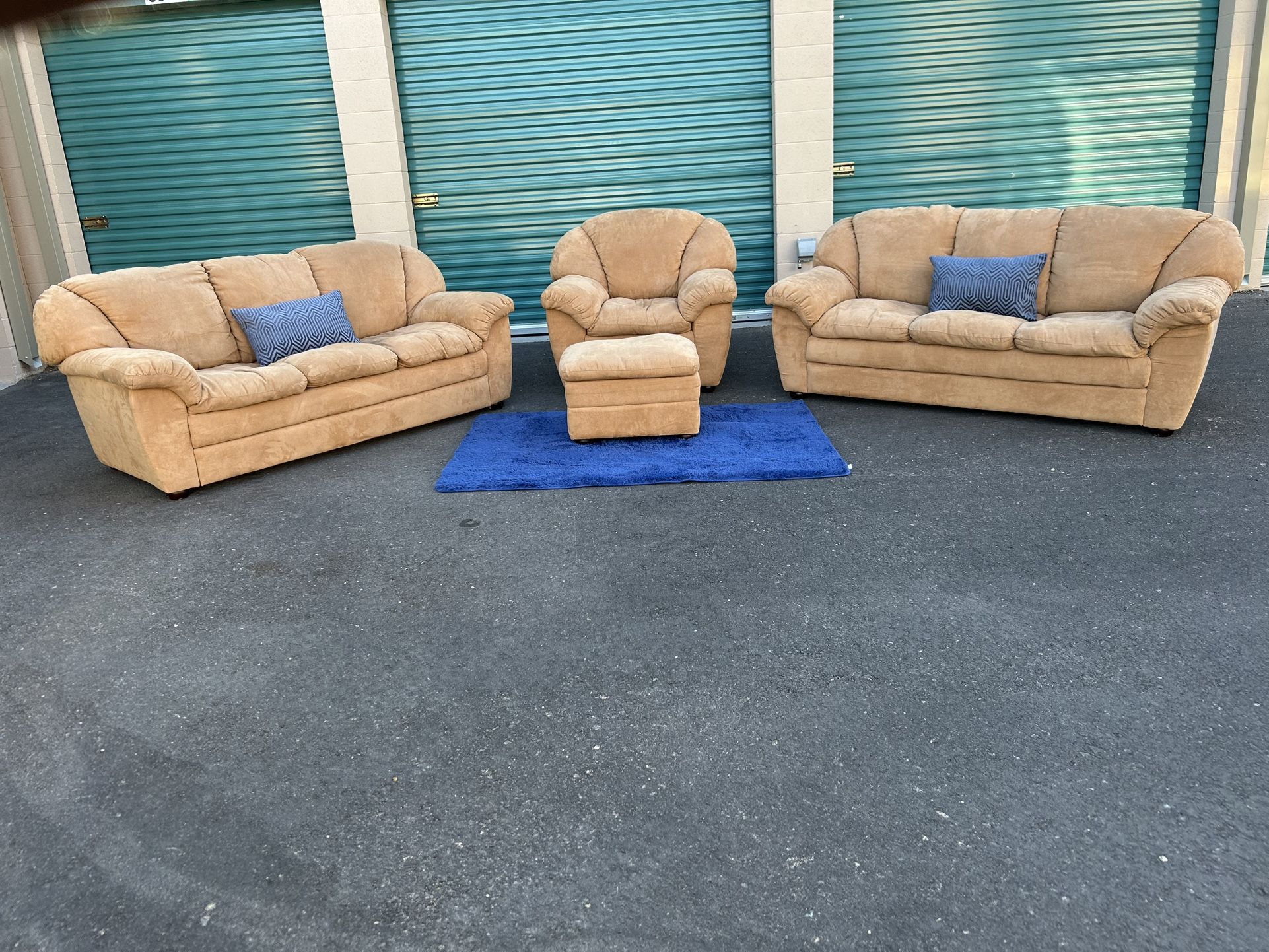 UNBELIEVABLE DEAL 🤯NICE FOUR PIECE SOFA SET 🛋️ DELIVERY AVAILABLE 🚛