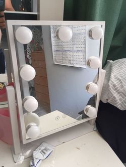 Vanity mirror
