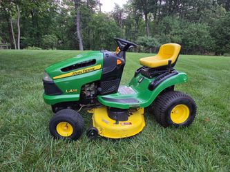 John Deere LA115 Riding Mower - 139 Hours - 42" Deck - Excellent Condition