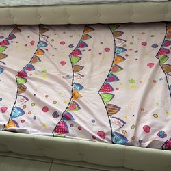 Sapphire Upholstered Daybed with trundle