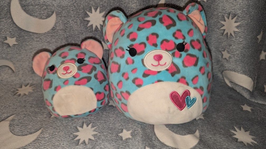 Squishmallows Chelsea Spotted Leopard 8” & 4" Stuffed Animal Plushies
Matching set of two cute squishmallows!