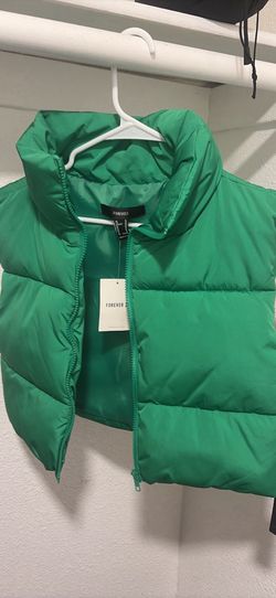 💚 Forever 21 Green Puffer Vest – Size Medium (NEW with Tags)