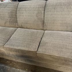 La-Z-Boy Couch (Like New Condition) 