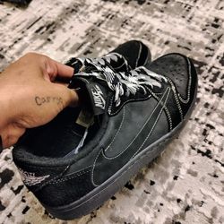 Travis Scott Low Phantoms 