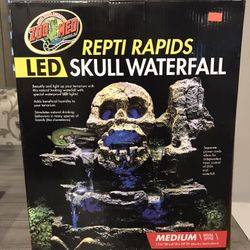 ZooMed Repti Rapids LED Skull Waterfall (Med) New