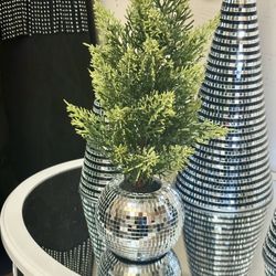 Pretty Faux Plant in Mirrored Planter 15” NEW