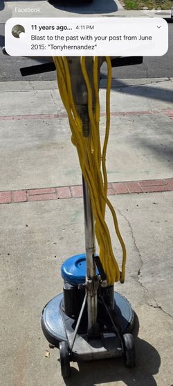 Clarke scrubing and polish floor machine perfect condicion 295.00