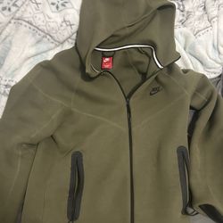 Dark Green Nike Tech Fleece