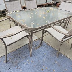Patio Table & 5 Chairs