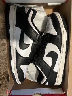 Nike Dunk panda size 8.5
