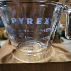 Vintage Rare Pyrex Measuring Cup