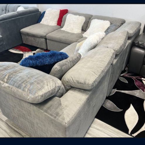 *Wow*---Lima Flexible Gray Fabric Sectional Sofa W/Ottoman---Delivery And Easy Financing Available👏