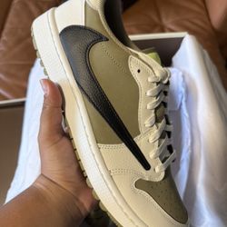 Jordan 1 Retro Low Golf Travis Scott