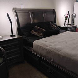 QUEEN BEDROOM SET W MATTRESS & NIGHTSTANDS 