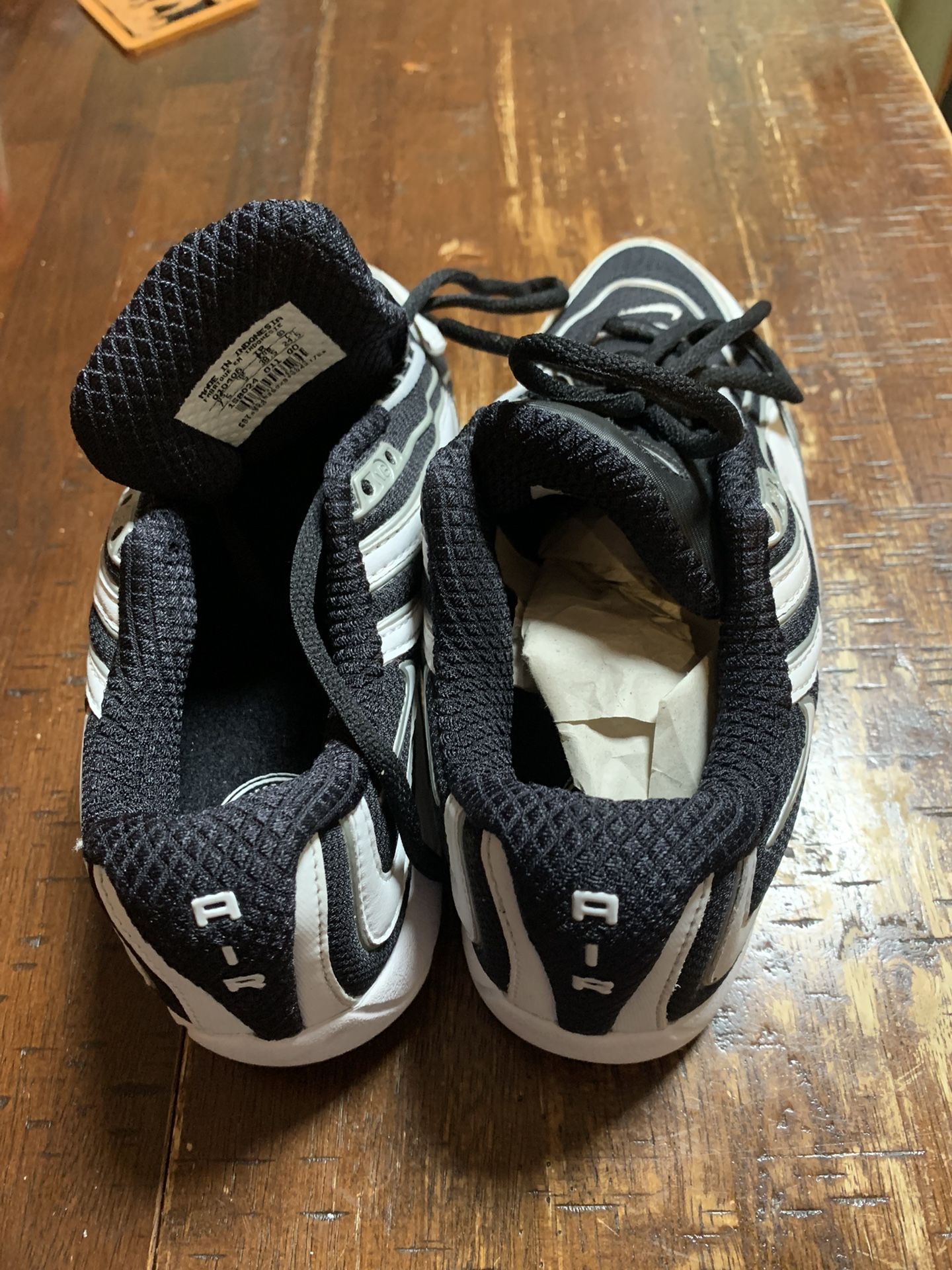 Nike Air Tennis Shoes