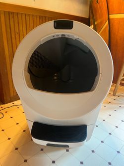 Litter Robot 5, self-cleaning litter box, advanced odor control, multi-cat friendly