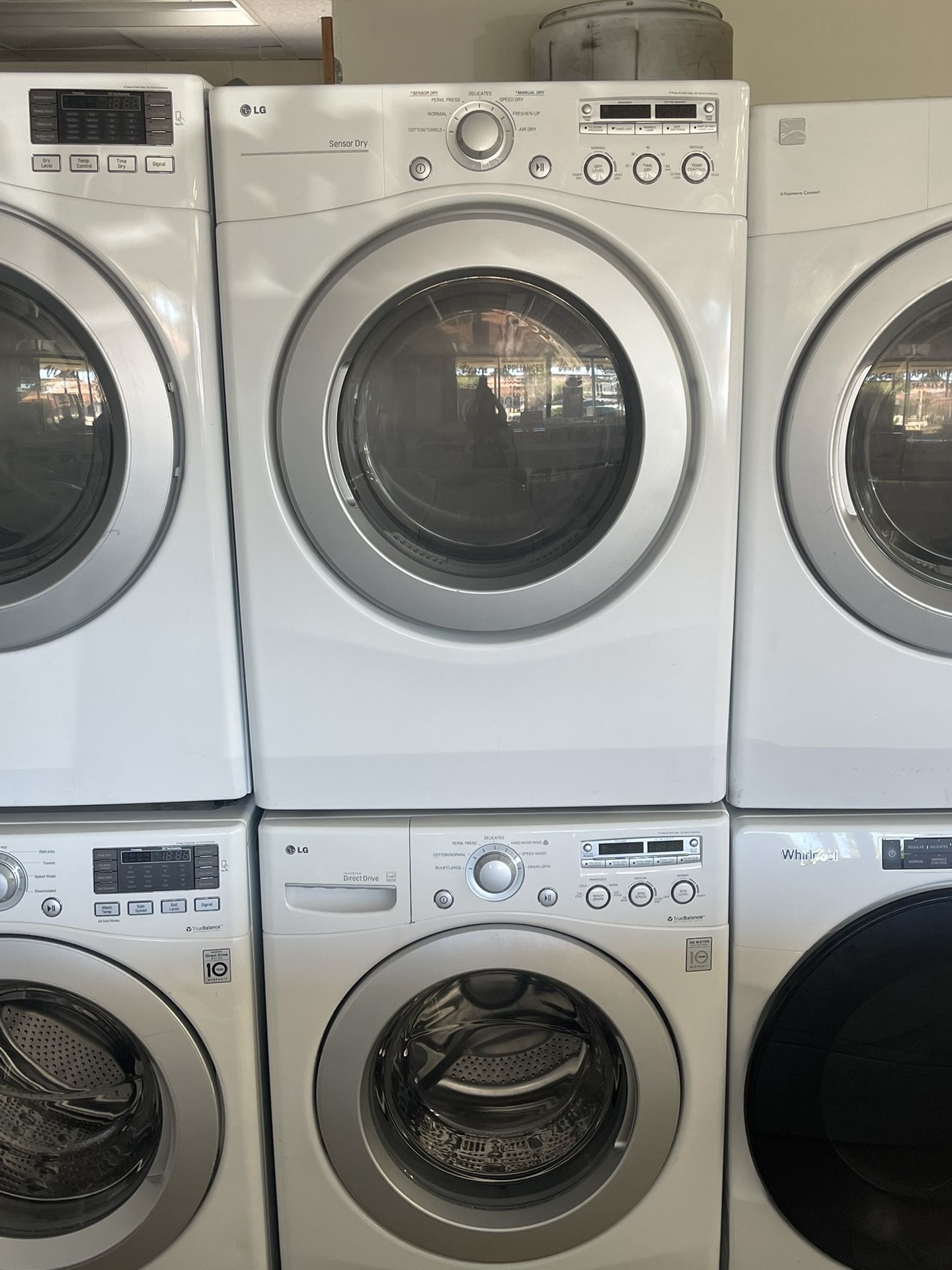 LG Front Load Washer And Sensor Dry Natural Gas Dryer Stackable Set In Excellent Working Condition
