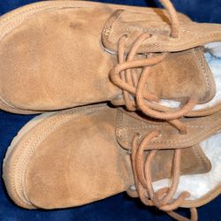 Kids Uggs Size 4 In Boys 