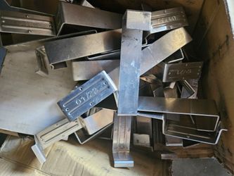 Tile conduit supports