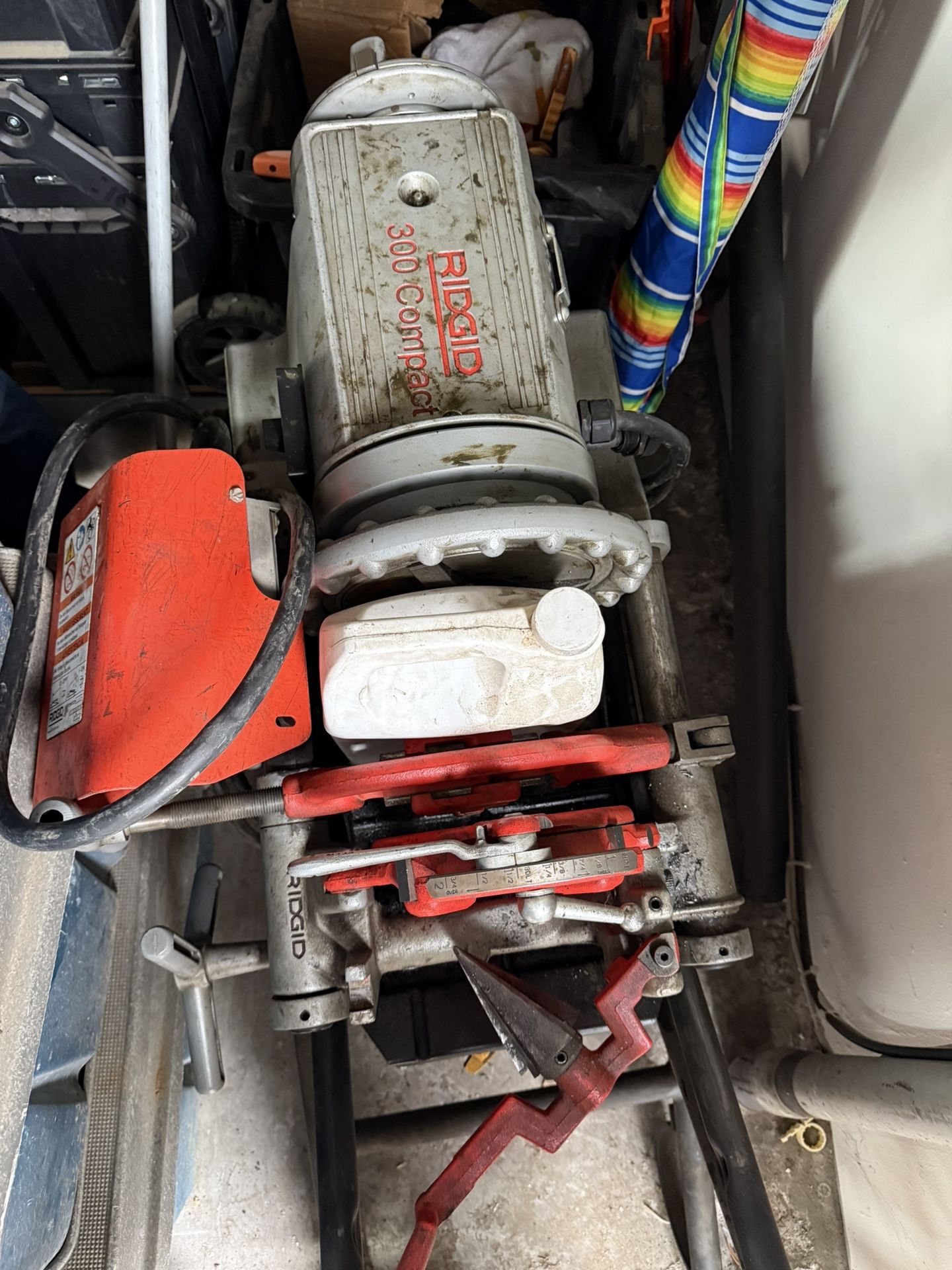 RIDGID 300 Compact Threaded W Stand And Extra Die Head