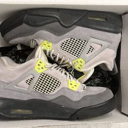 Jordan 4s Neon (GS) 7y
