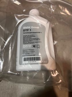 BMW Transfer case fluid, two plugs and o-ring.