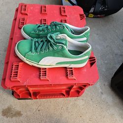 Men's Green Canvas Puma Size 8 And 1/2 Tennis Shoe