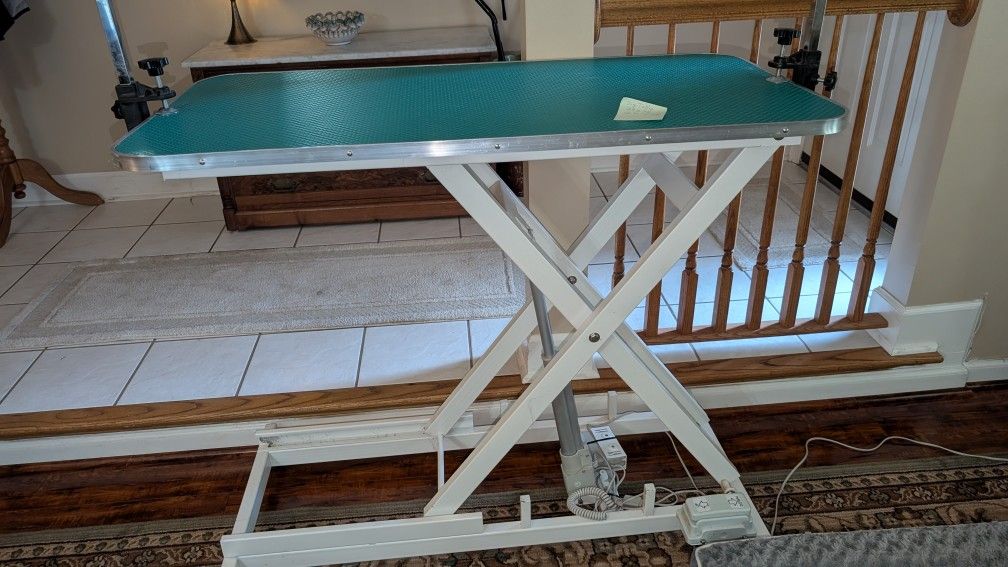 Electric Dog Grooming Table