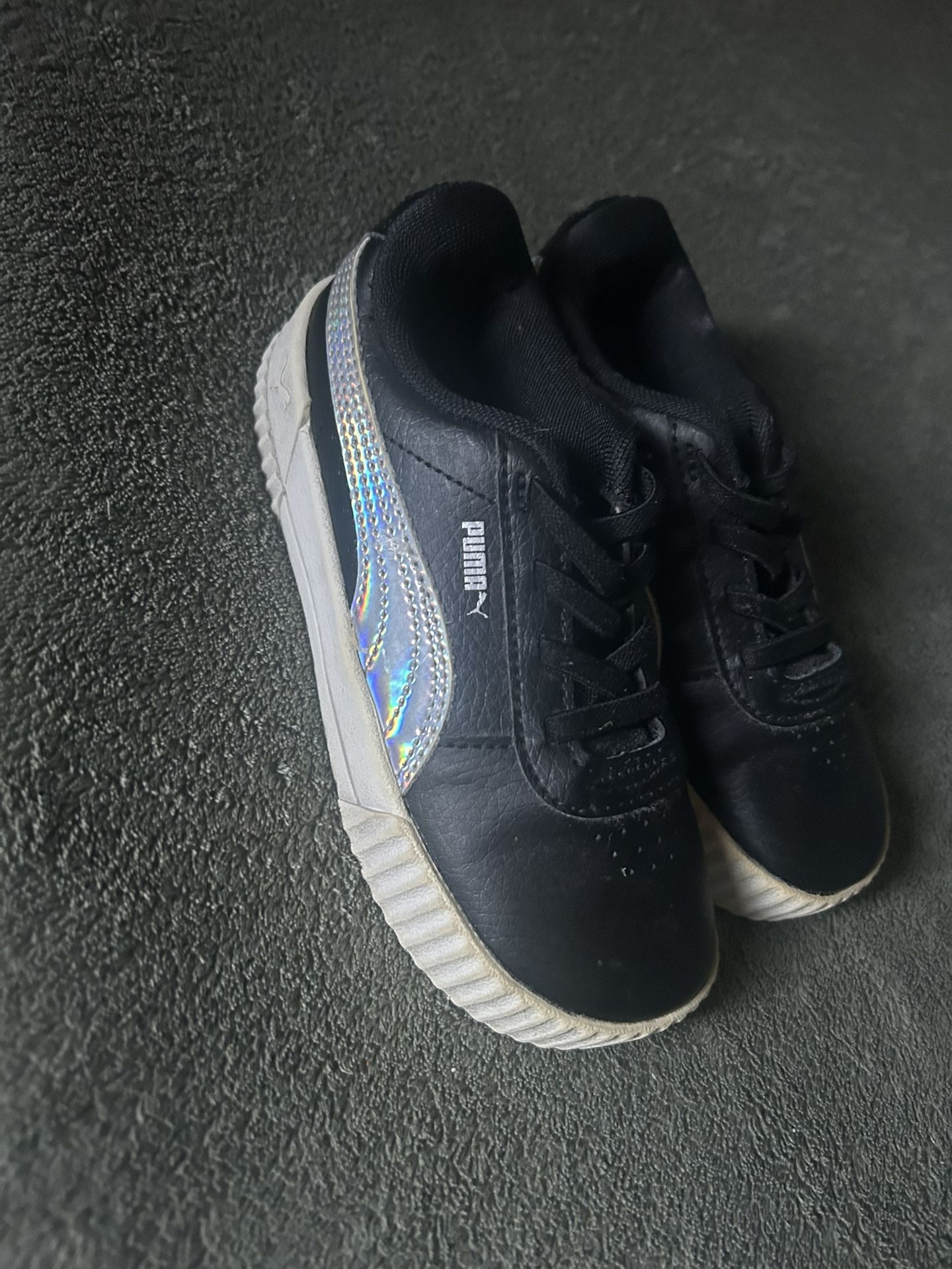 Girl Pumas