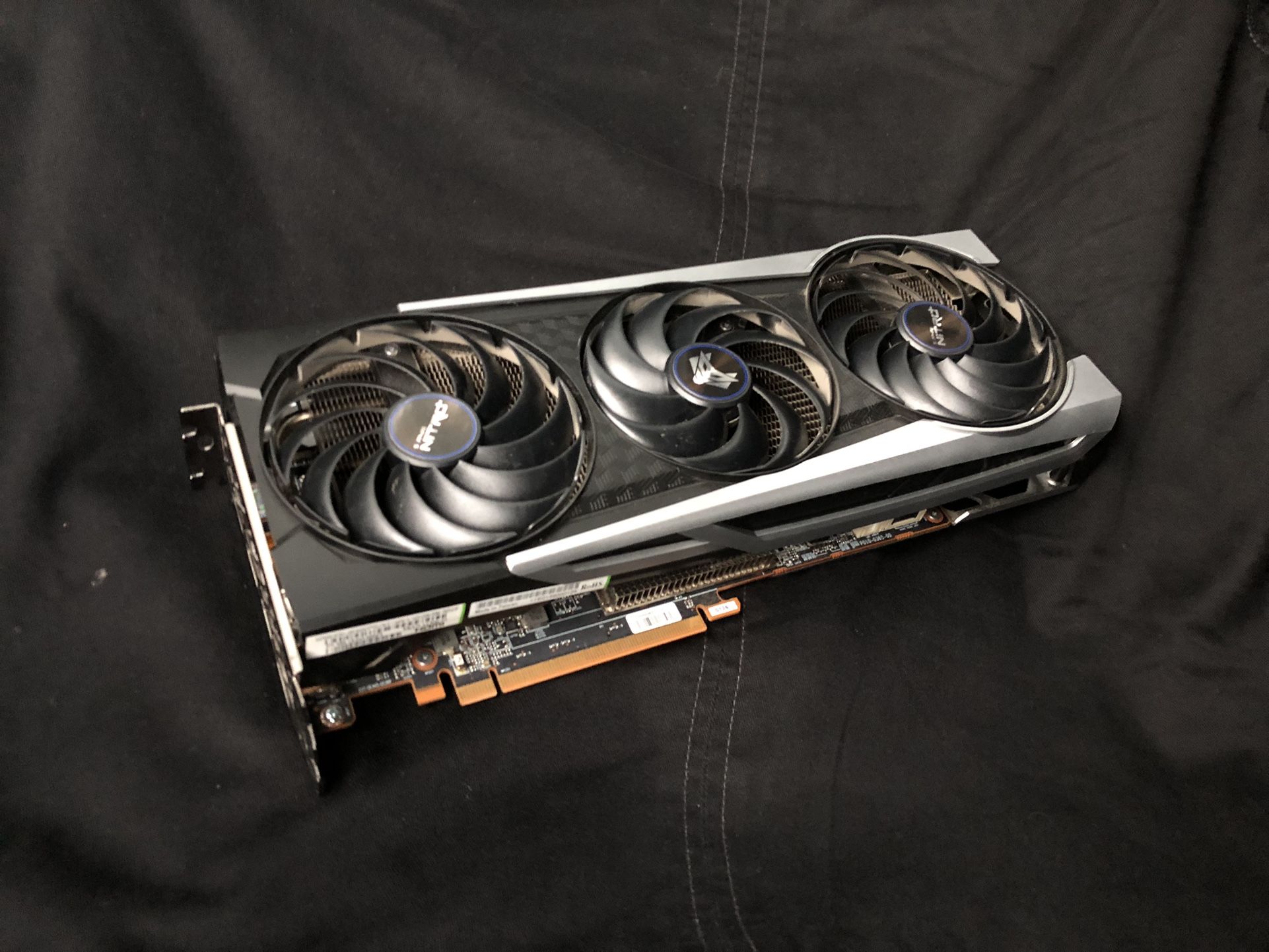 🔥 Sapphire Nitro+ Radeon RX 6700 XT 12GB GDDR6 – High-Performance Gaming GPU 🔥