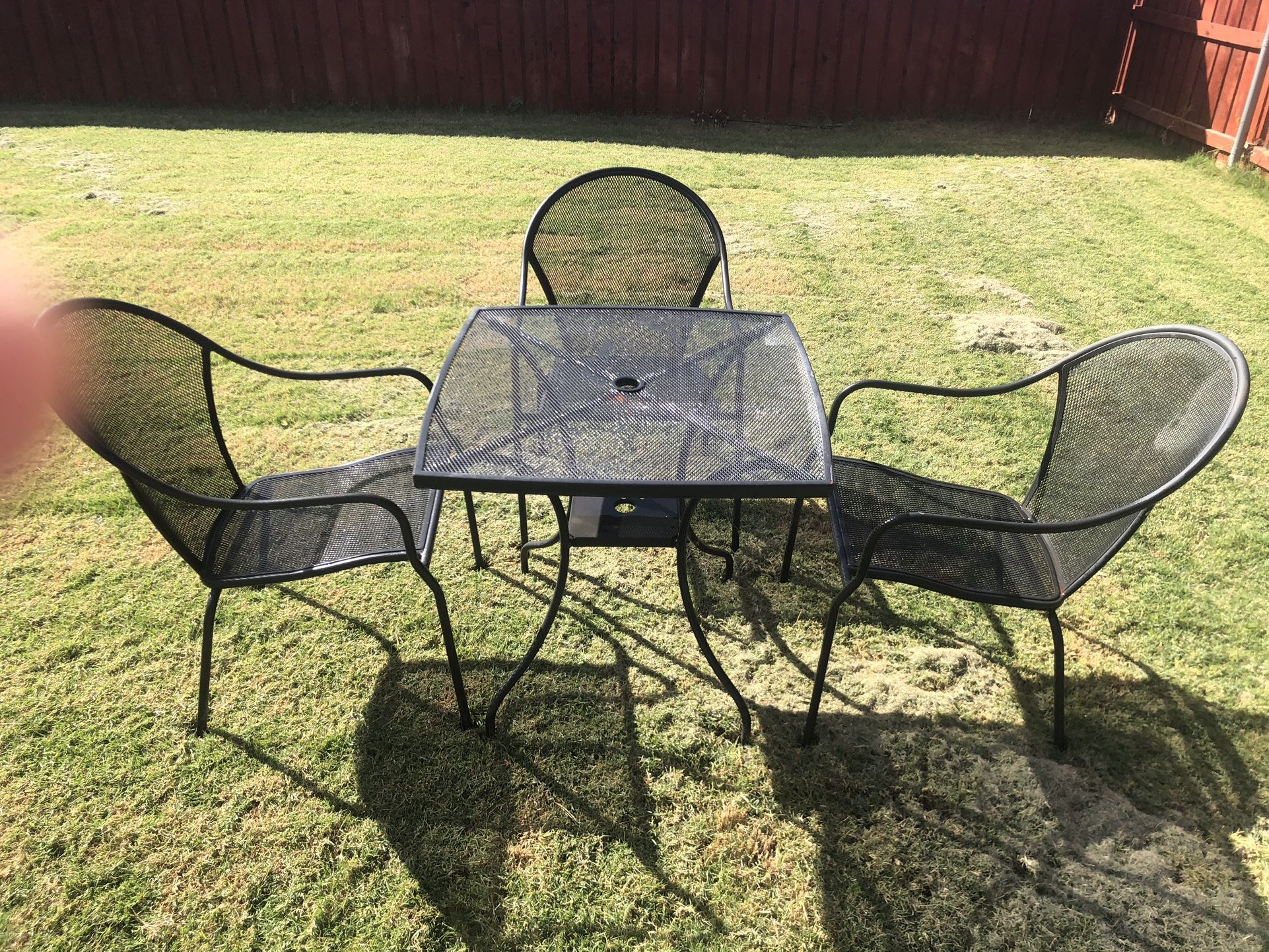 Outdoor Table & Chairs