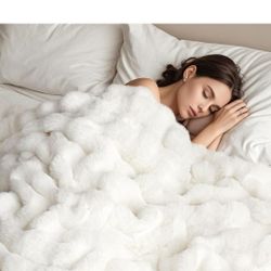 Fluffy Faux Fur Throw Blanket for Couch,Ultra Soft Plush Bubble Blanket-Perfect Valentine's Day Birthday Gifts for Women Mom,Luxury Fuzzy Blanket for 