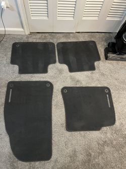 2019 Porsche Cayenne Dark Grey Floor Mats