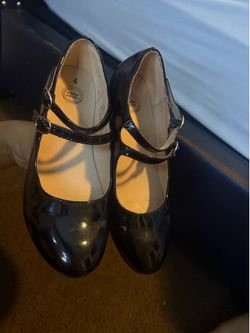 Girl shoes