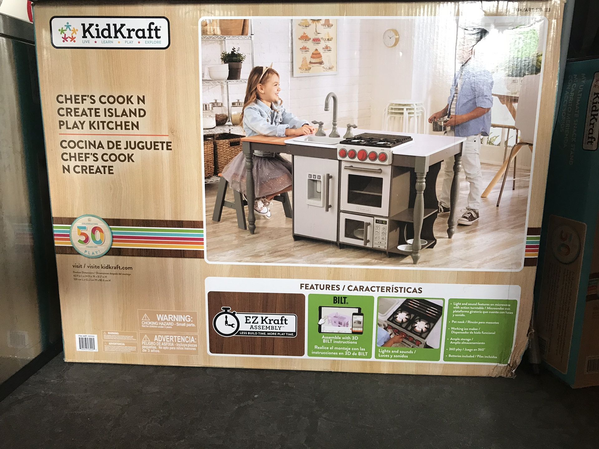 KidKraft Chef’s Cook n Create Island Play Kitche