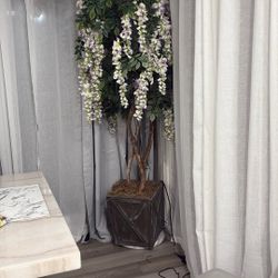 2 Fake Decor Plants/tree