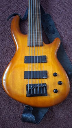 Deam 6 string bass