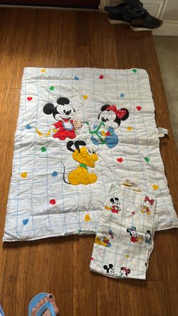 1980’s Baby Mickey,Minnie,Pluto crib comforter