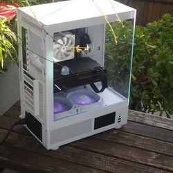White 1440 gaming pc