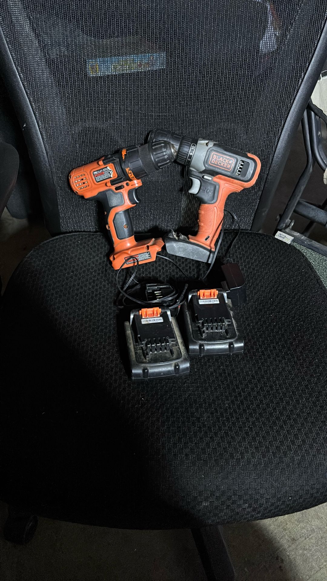 Black And Decker Two Drills Two Battery’s One Charger