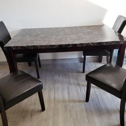 Dining table set