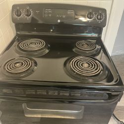 Almost Brand New Ge Electric Stove